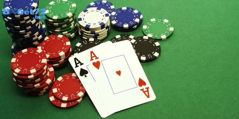 Kinh nghiệm chơi poker khi sở hữu tay bài mạnh