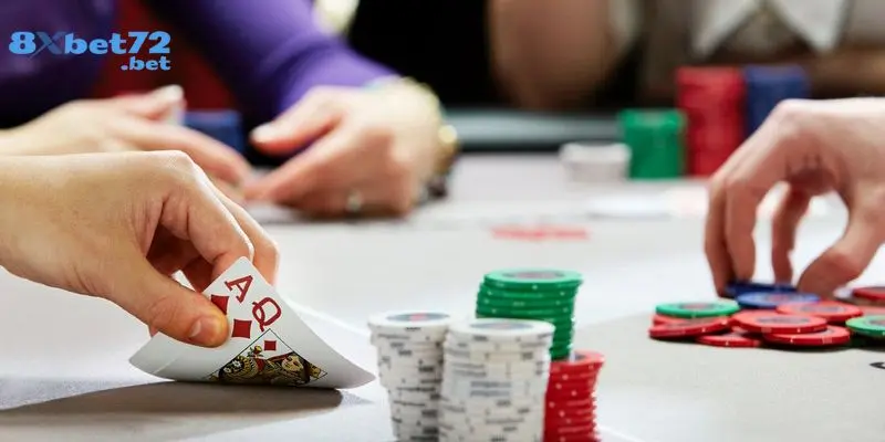 Một vài lưu ý quan trọng khi chơi poker tại 8Xbet